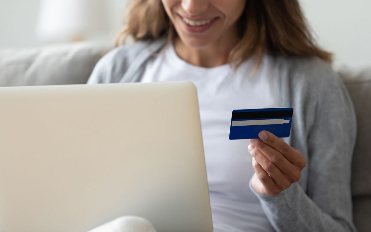 Cash vs Digital Payments – Pros, Cons, and the Future of Money